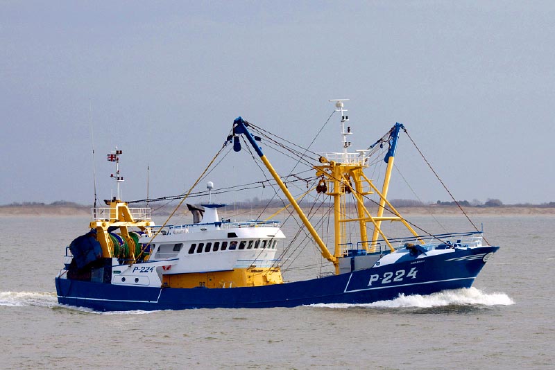 Kramer Fish buys shares in fishing vessel P224 'miranda'. The vessel is bought by the new established company 'Zeevisserijbedrijf UK 111'...